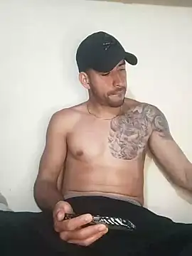 Snapshot of Alexsexygamer chatting on 11-12-25, 03:01 Alexsexygamer online show from 11-12-25, 03:01