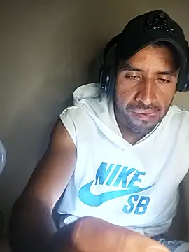 Snapshot of Alexsexygamer chatting on 11-13-25, 03:05 Alexsexygamer online show from 11-13-25, 03:05