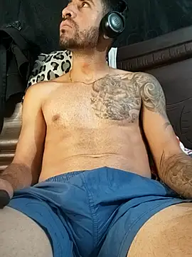 Snapshot of Alexsexygamer chatting on 11-17-25, 12:44 Alexsexygamer online show from 11-17-25, 12:44