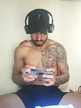 Snapshot of Alexsexygamer chatting on 11-23-25, 09:36 Alexsexygamer online show from 11-23-25, 09:36