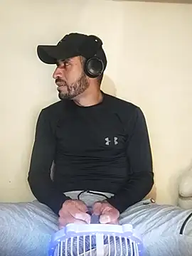 Snapshot of Alexsexygamer chatting on 11-24-25, 07:35 Alexsexygamer online show from 11-24-25, 07:35