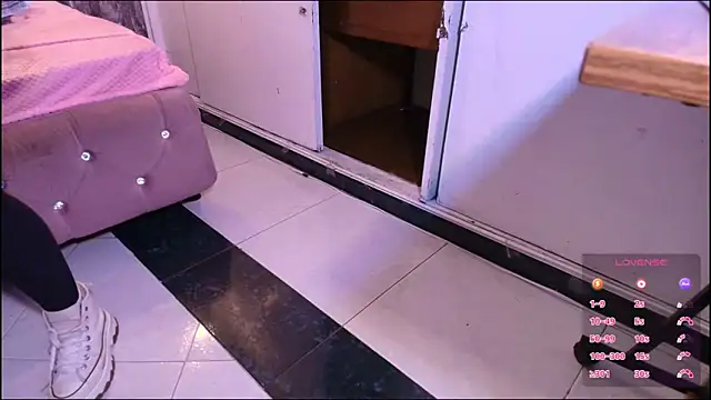 Terraelowen online show from 10-26-25, 11:38