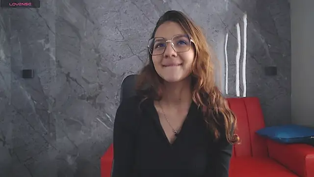 Snapshot of angeles_azul chatting on 09-18-25, 04:31 angeles azul online show from 09-18-25, 04:31