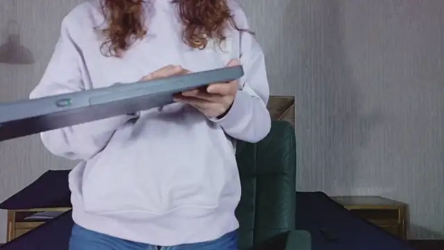 Snapshot of angeles_azul chatting on 09-25-25, 01:04 angeles azul online show from 09-25-25, 01:04