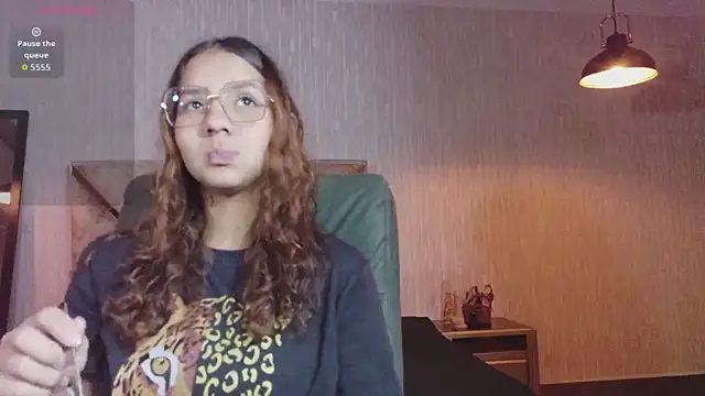 Snapshot of angeles_azul chatting on 10-04-25, 12:14 angeles azul online show from 10-04-25, 12:14