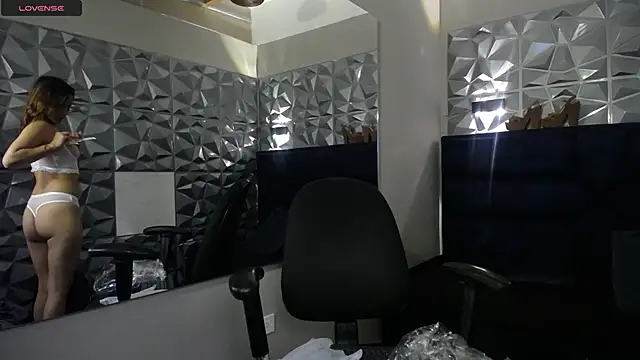 Snapshot of angeles_azul chatting on 10-05-25, 08:40 angeles azul online show from 10-05-25, 08:40