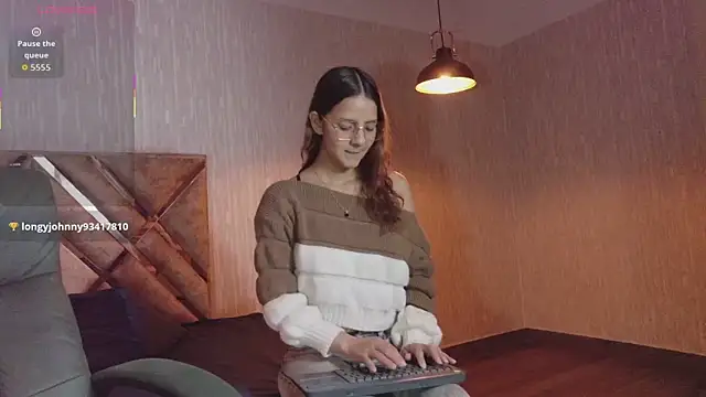 Snapshot of angeles_azul chatting on 10-07-25, 02:47 angeles azul online show from 10-07-25, 02:47