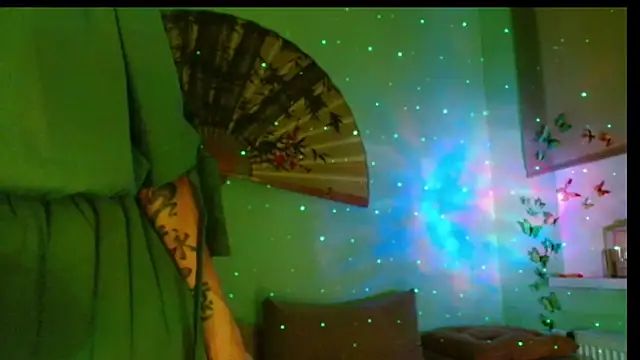 KiotoShine online show from 10-10-25, 04:17