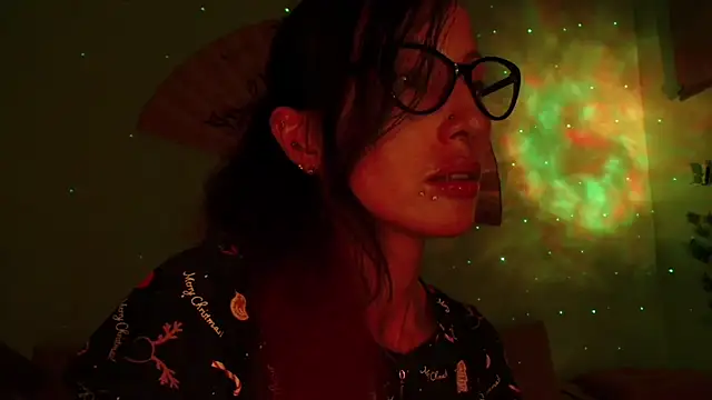 Snapshot of KiotoShine chatting on 01-06-26, 10:12 KiotoShine online show from 01-06-26, 10:12