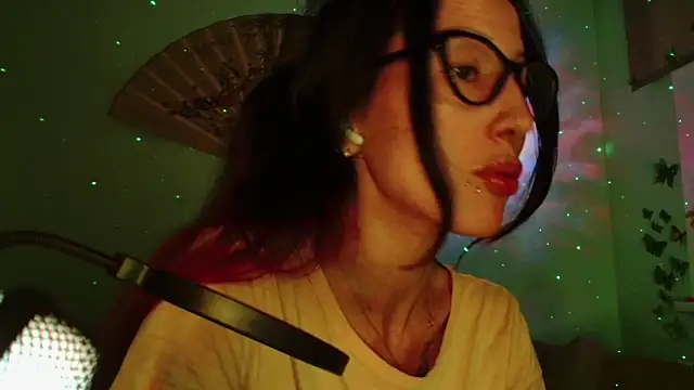 Snapshot of KiotoShine chatting on 02-08-26, 08:01 KiotoShine online show from 02-08-26, 08:01