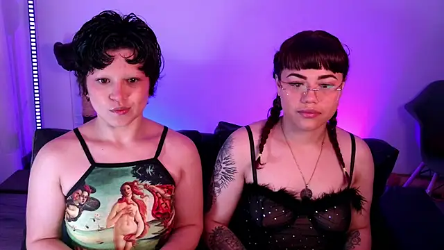 Snapshot of marsearth22_ chatting on 10-18-25, 04:30 marsearth22  online show from 10-18-25, 04:30