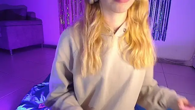 Alina Lee t online show from 10-16-25, 02:34