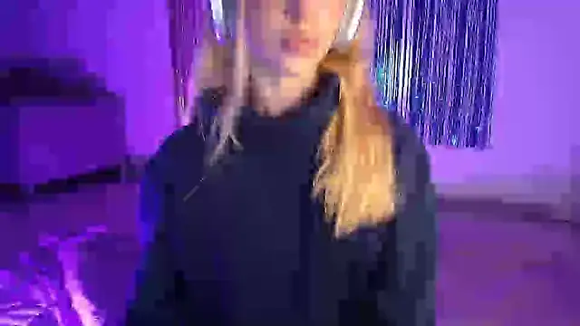 Alina Lee t online show from 10-22-25, 02:23