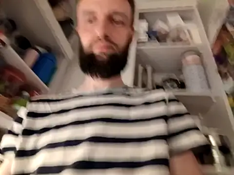 Snapshot of Donowan86 chatting on 03-01-26, 05:09 Donowan86 online show from 03-01-26, 05:09