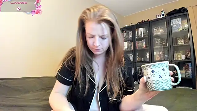 LndsyR90 online show from 12-21-25, 04:08