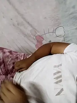 Snapshot of big_booty15 chatting on 09-29-25, 08:19 big booty15 online show from 09-29-25, 08:19