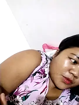 Snapshot of big_booty15 chatting on 11-30-25, 12:31 big booty15 online show from 11-30-25, 12:31