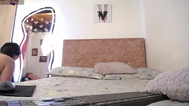 solpeich online show from 11-04-25, 05:01