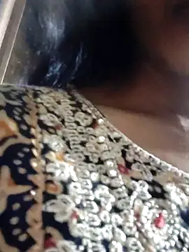 ROSE GOLDE online show from 09-26-25, 05:28