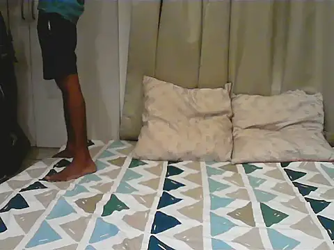 horny  couple  online show from 09-08-25, 04:50