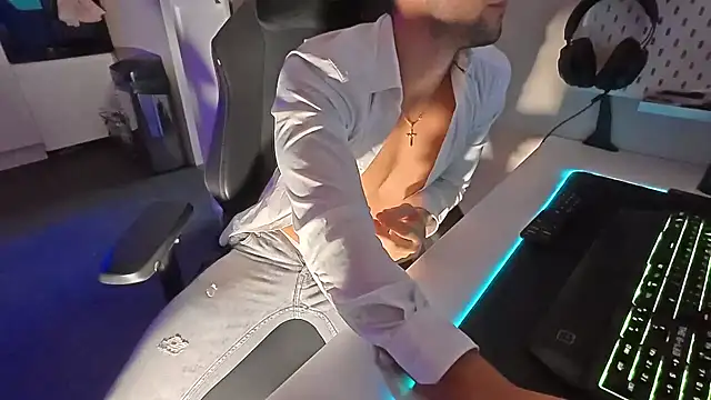 Snapshot of boiteasex chatting on 09-13-25, 03:34 boiteasex online show from 09-13-25, 03:34