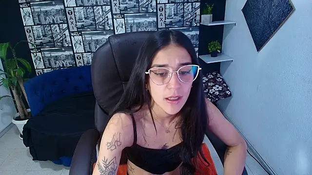 DanielaMonroe online show from 12-15-25, 08:46