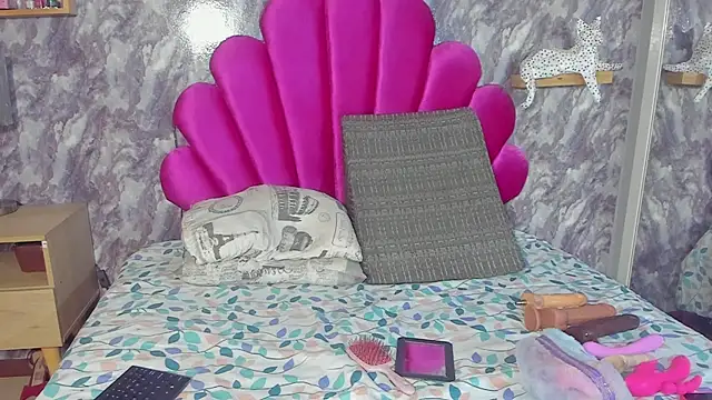 Snapshot of TANISHA_HILL chatting on 09-23-25, 07:50 TANISHA HILL online show from 09-23-25, 07:50