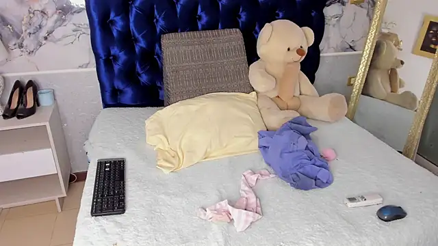 Snapshot of TANISHA_HILL chatting on 11-27-25, 07:38 TANISHA HILL online show from 11-27-25, 07:38