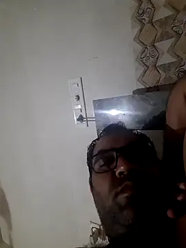 Hot-boy077 online show from 10-18-25, 07:14