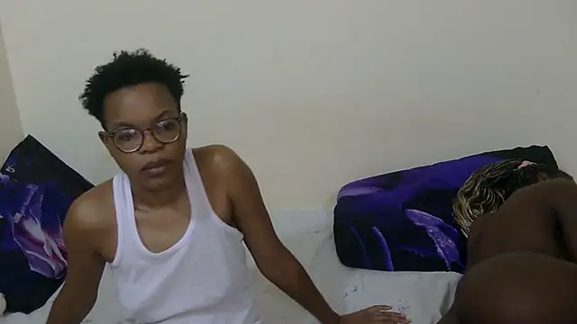 Snapshot of Miss-Hennessy chatting on 11-15-25, 12:30 Miss-Hennessy online show from 11-15-25, 12:30