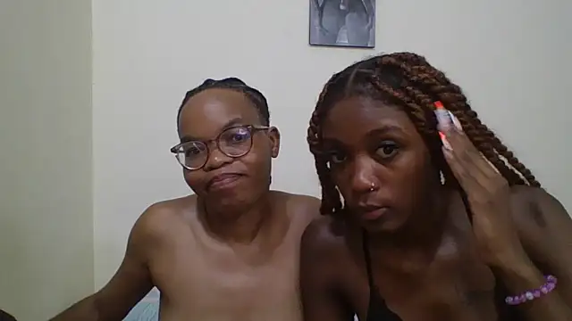 Snapshot of Miss-Hennessy chatting on 12-18-25, 06:47 Miss-Hennessy online show from 12-18-25, 06:47