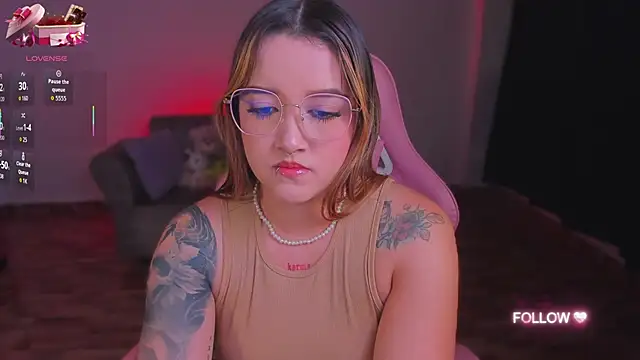 lunaarose online show from 09-20-25, 04:35