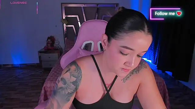 lunaarose online show from 02-20-26, 03:36