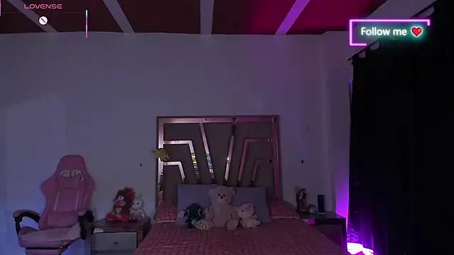 lunaarose online show from 02-21-26, 03:51