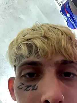 Snapshot of KinkyLatinCock chatting on 09-20-25, 07:04 KinkyLatinCock online show from 09-20-25, 07:04