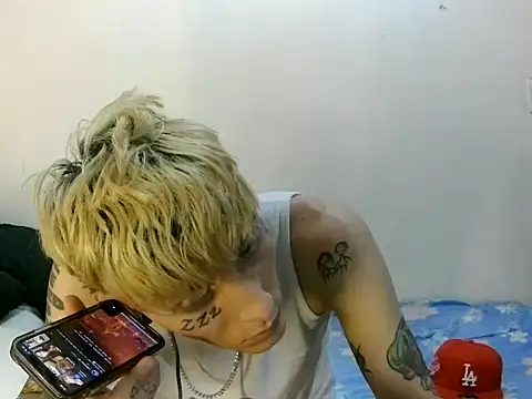 Snapshot of KinkyLatinCock chatting on 09-21-25, 05:36 KinkyLatinCock online show from 09-21-25, 05:36