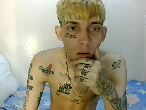 Snapshot of KinkyLatinCock chatting on 09-23-25, 02:09 KinkyLatinCock online show from 09-23-25, 02:09