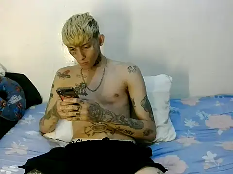 Snapshot of KinkyLatinCock chatting on 09-24-25, 11:41 KinkyLatinCock online show from 09-24-25, 11:41