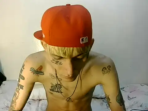 Snapshot of KinkyLatinCock chatting on 09-25-25, 05:27 KinkyLatinCock online show from 09-25-25, 05:27