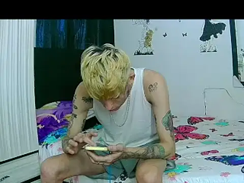 Snapshot of KinkyLatinCock chatting on 10-08-25, 10:18 KinkyLatinCock online show from 10-08-25, 10:18