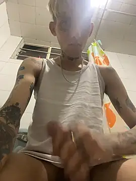 Snapshot of KinkyLatinCock chatting on 10-28-25, 01:58 KinkyLatinCock online show from 10-28-25, 01:58