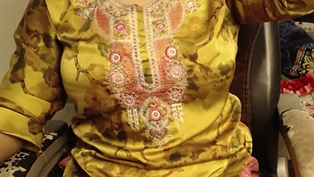 Snapshot of campornlive71 chatting on 02-11-26, 03:28 campornlive71 online show from 02-11-26, 03:28