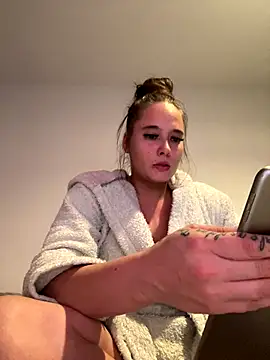 LollyLove  online show from 11-22-25, 07:02