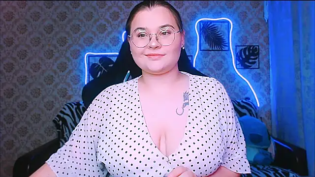 Snapshot of InLoveWithLife26 chatting on 11-15-25, 05:42 InLoveWithLife26 online show from 11-15-25, 05:42