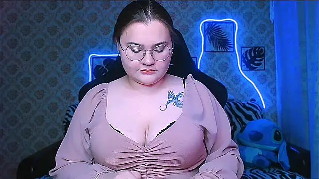 Snapshot of InLoveWithLife26 chatting on 11-16-25, 05:29 InLoveWithLife26 online show from 11-16-25, 05:29