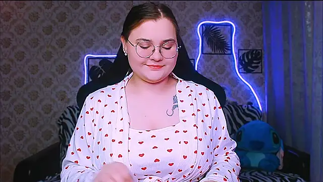 Snapshot of InLoveWithLife26 chatting on 11-27-25, 07:21 InLoveWithLife26 online show from 11-27-25, 07:21