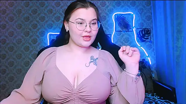 Snapshot of InLoveWithLife26 chatting on 02-04-26, 08:14 InLoveWithLife26 online show from 02-04-26, 08:14