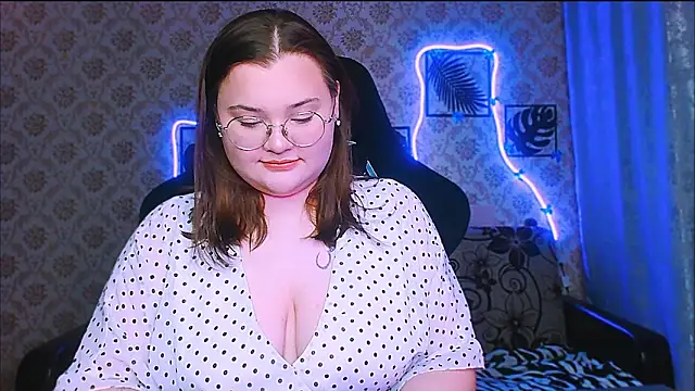 Snapshot of InLoveWithLife26 chatting on 02-08-26, 08:56 InLoveWithLife26 online show from 02-08-26, 08:56