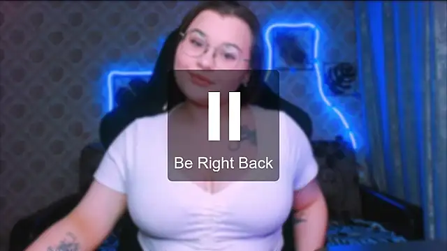 Snapshot of InLoveWithLife26 chatting on 02-18-26, 06:37 InLoveWithLife26 online show from 02-18-26, 06:37