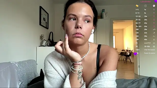 MaydaCornwall online show from 11-22-25, 08:02